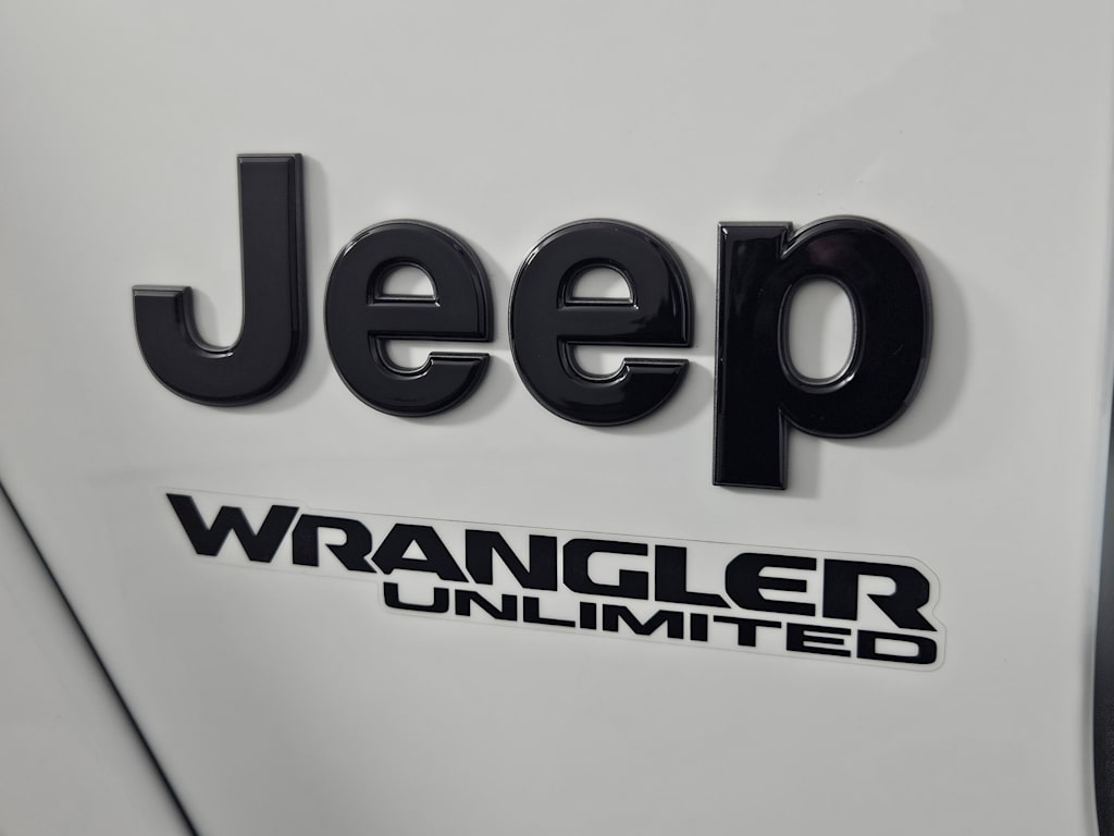 2021 Jeep Wrangler Unlimited Sahara 7