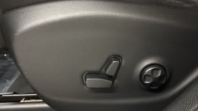 Thumbnail: 2021 Jeep Cherokee - 22