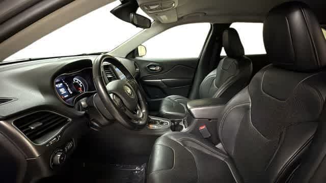 Thumbnail: 2021 Jeep Cherokee - 10