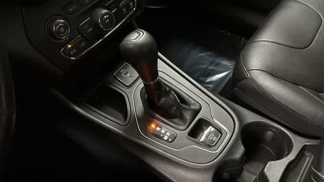 Thumbnail: 2021 Jeep Cherokee - 14