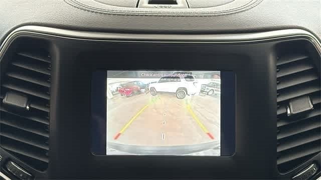 Thumbnail: 2021 Jeep Cherokee - 27