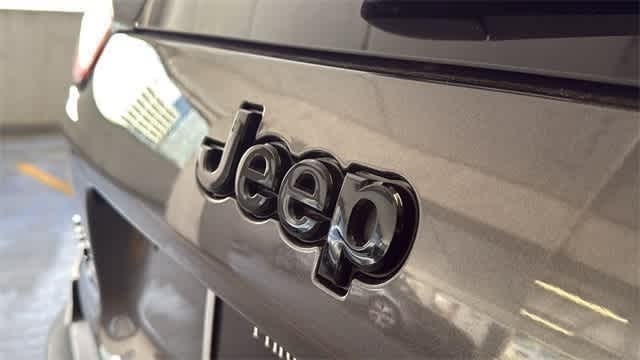 Thumbnail: 2021 Jeep Cherokee - 7