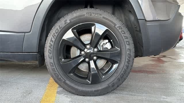 Thumbnail: 2021 Jeep Cherokee - 8