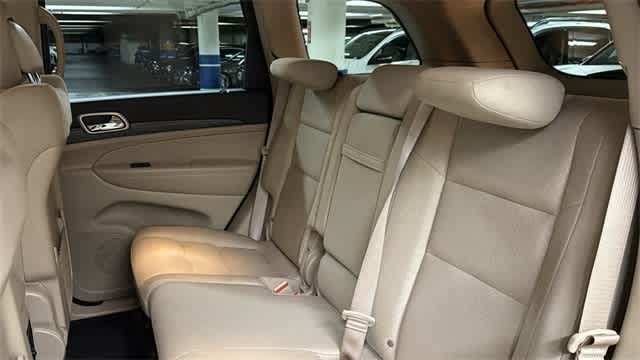 Thumbnail: 2022 Jeep Grand Cherokee - 28