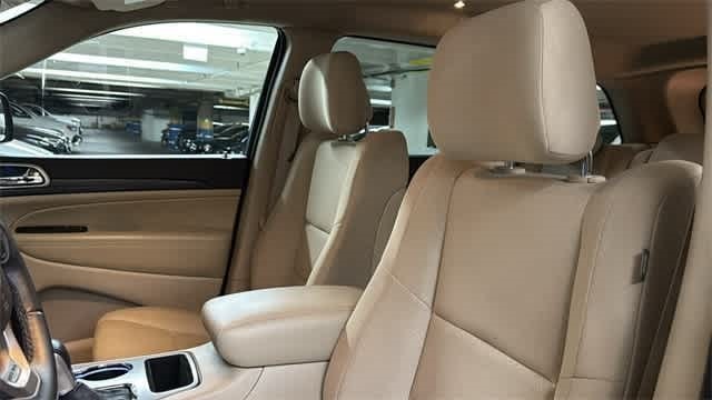 Thumbnail: 2022 Jeep Grand Cherokee - 8