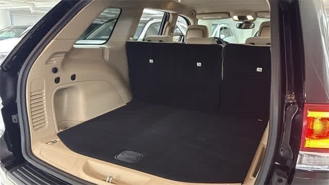 Thumbnail: 2022 Jeep Grand Cherokee - 31