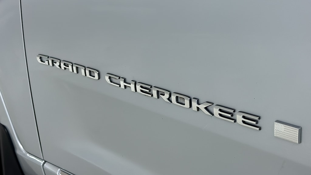 Thumbnail: 2022 Jeep Grand Cherokee - 22
