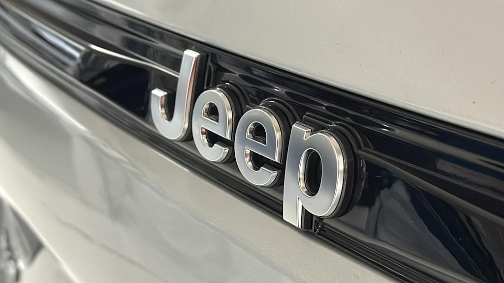 Thumbnail: 2022 Jeep Grand Cherokee - 7