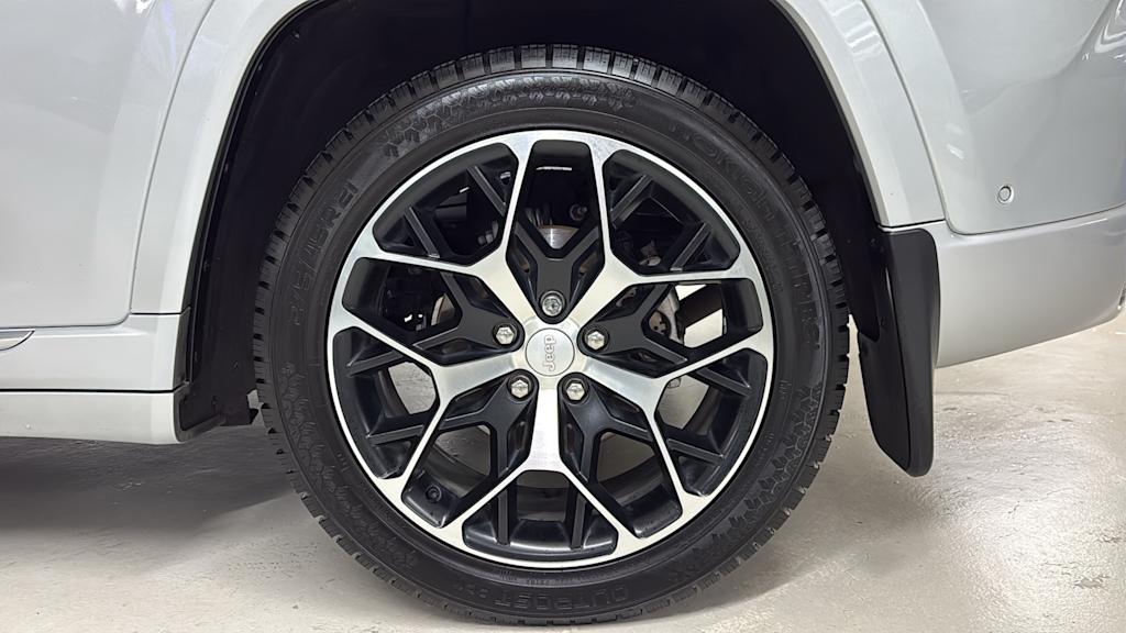 Thumbnail: 2022 Jeep Grand Cherokee - 8