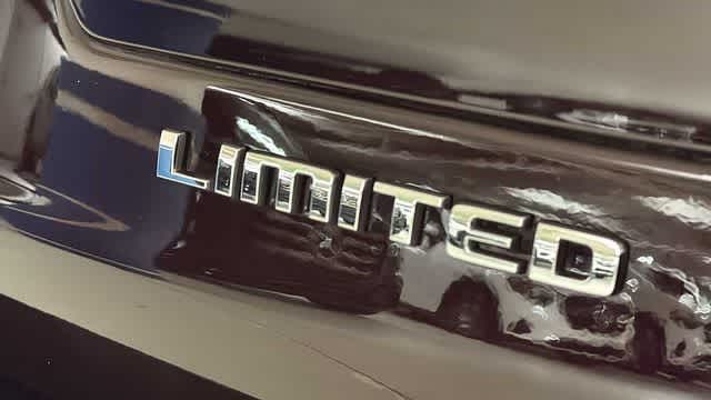 Thumbnail: 2022 Jeep Grand Cherokee L - 21