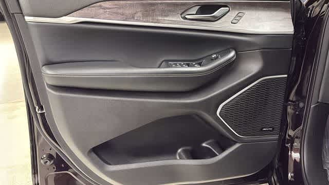 Thumbnail: 2022 Jeep Grand Cherokee L - 22