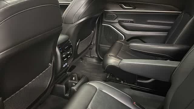 Thumbnail: 2022 Jeep Grand Cherokee L - 31