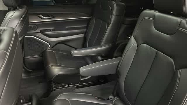 Thumbnail: 2022 Jeep Grand Cherokee L - 32