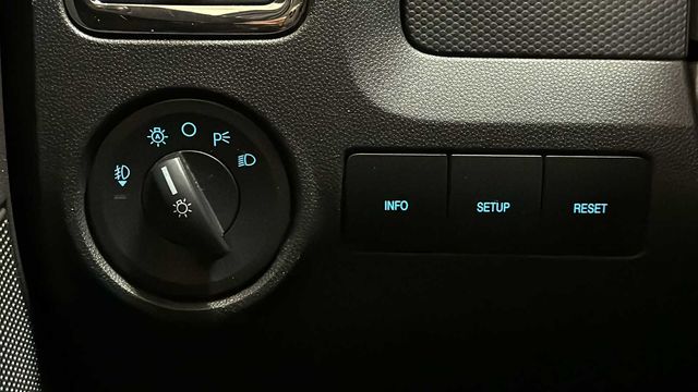 Thumbnail: 2011 Ford Escape - 25