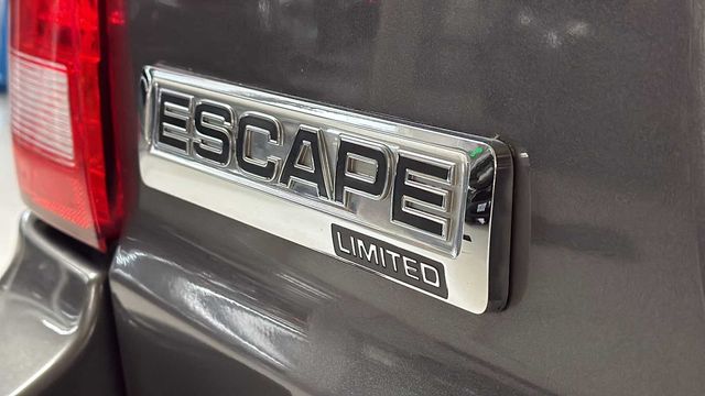 Thumbnail: 2011 Ford Escape - 21