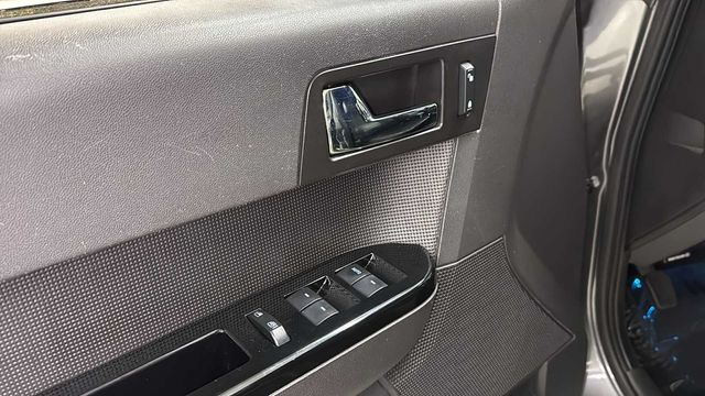 Thumbnail: 2011 Ford Escape - 23