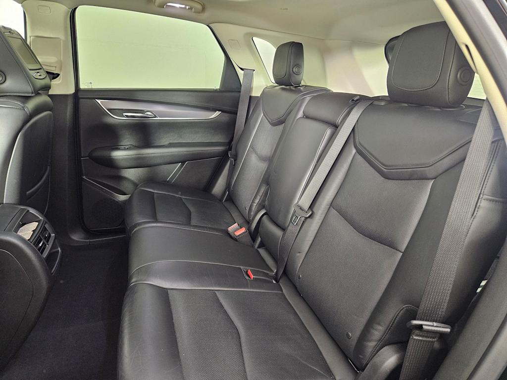 2017 Cadillac XT5 Luxury 29
