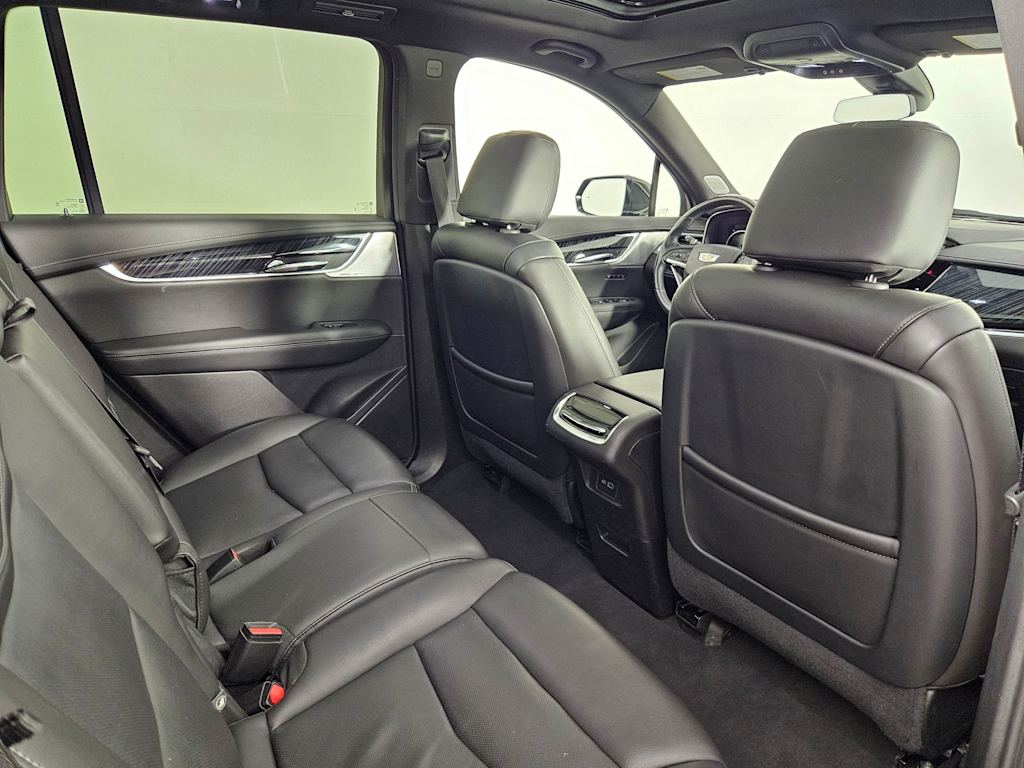 Thumbnail: 2023 Cadillac XT6 - 13