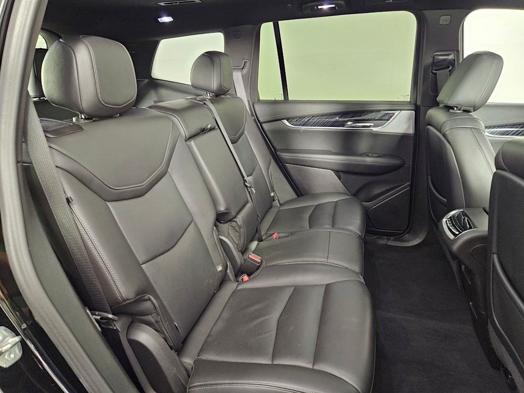 Thumbnail: 2023 Cadillac XT6 - 30