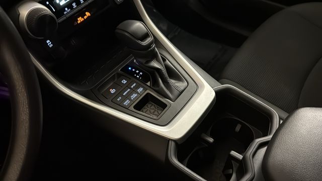 Thumbnail: 2024 Toyota RAV4 - 16
