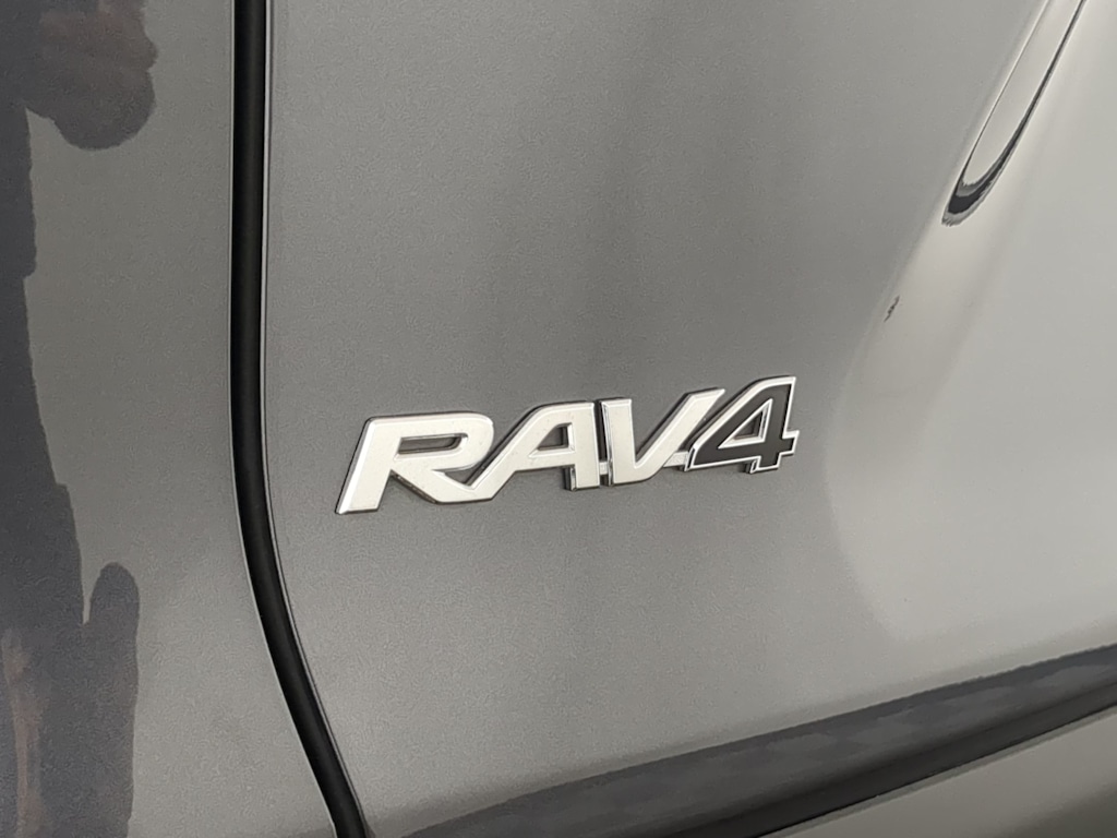 2023 Toyota RAV4 XLE 22