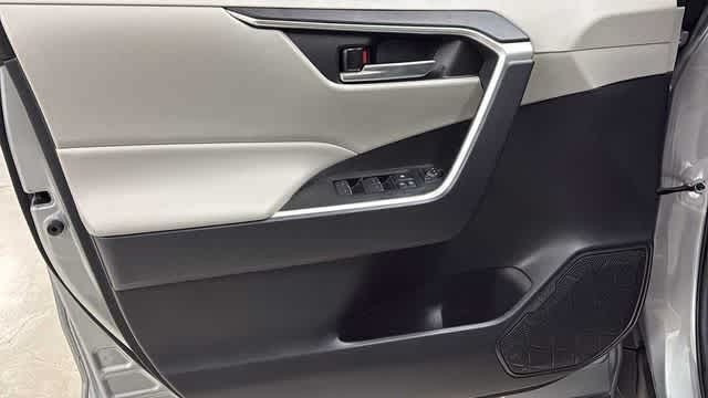 Thumbnail: 2025 Toyota RAV4 - 7