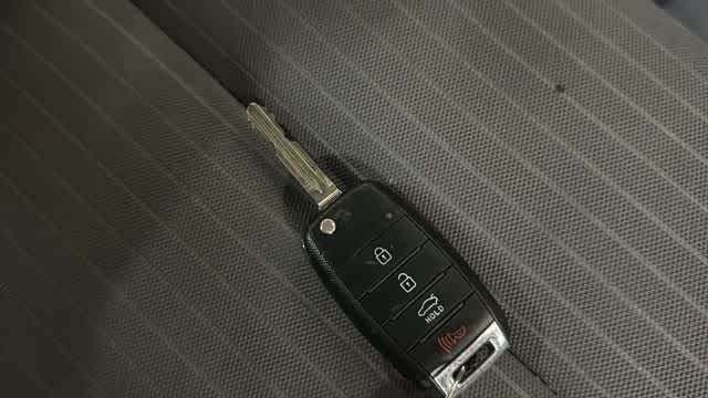 Thumbnail: 2017 Kia Forte - 18