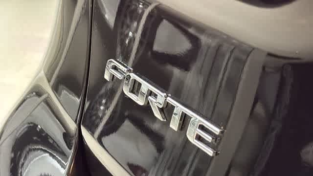 Thumbnail: 2017 Kia Forte - 7