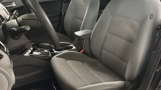 Thumbnail: 2017 Kia Forte - 30