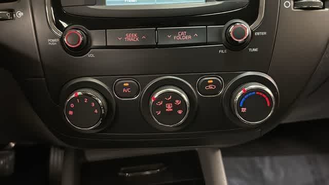 Thumbnail: 2017 Kia Forte - 26
