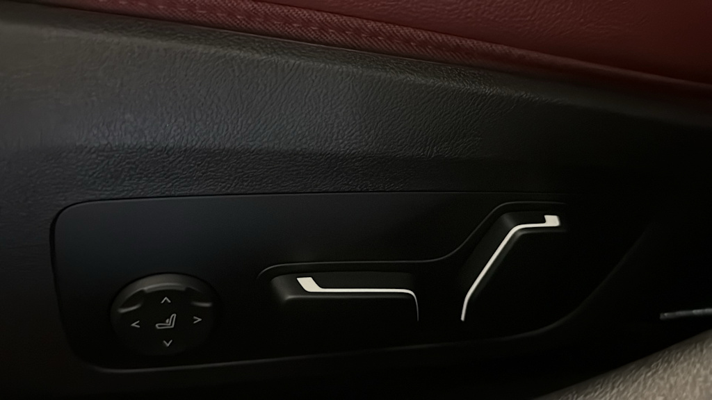 Thumbnail: 2024 BMW 3 Series - 25
