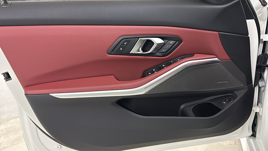 Thumbnail: 2024 BMW 3 Series - 23