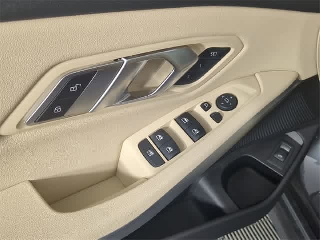 Thumbnail: 2021 BMW 3 Series - 28