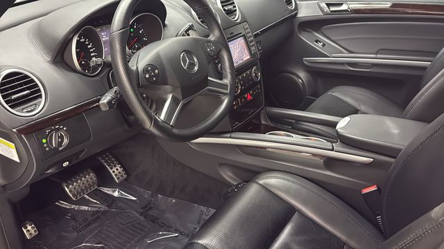 Thumbnail: 2010 Mercedes-Benz M-Class - 14