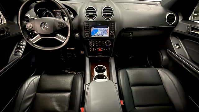 Thumbnail: 2010 Mercedes-Benz M-Class - 2