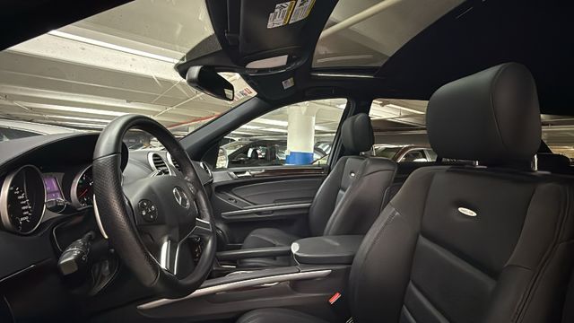 Thumbnail: 2010 Mercedes-Benz M-Class - 10