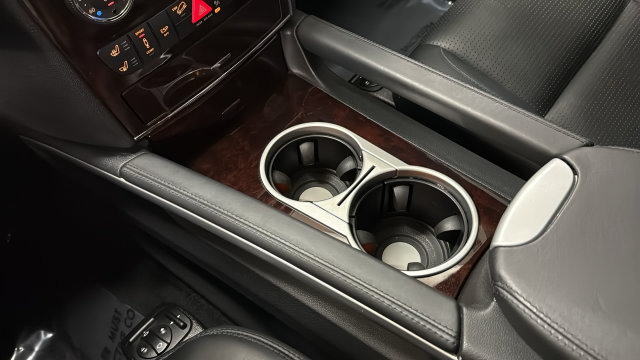 Thumbnail: 2010 Mercedes-Benz M-Class - 10