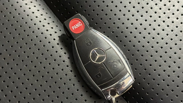 Thumbnail: 2010 Mercedes-Benz M-Class - 12