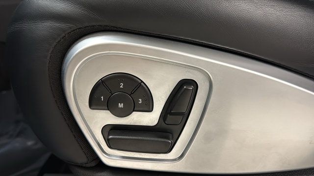Thumbnail: 2010 Mercedes-Benz M-Class - 15