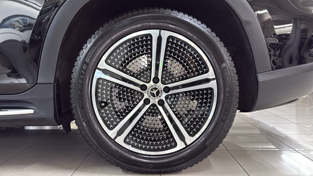 Thumbnail: 2023 Mercedes-Benz EQS - 8