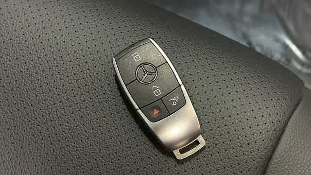 Thumbnail: 2026 Mercedes-Benz GLE - 39