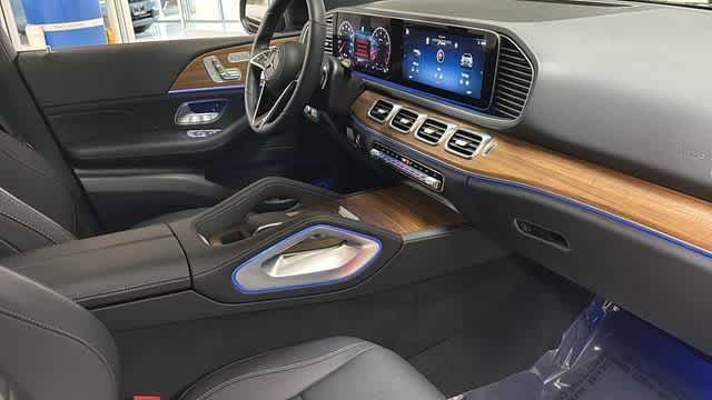 Thumbnail: 2026 Mercedes-Benz GLE - 38