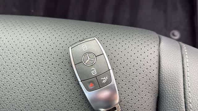 Thumbnail: 2026 Mercedes-Benz GLE - 39