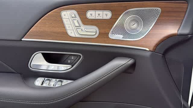 Thumbnail: 2026 Mercedes-Benz GLE - 25