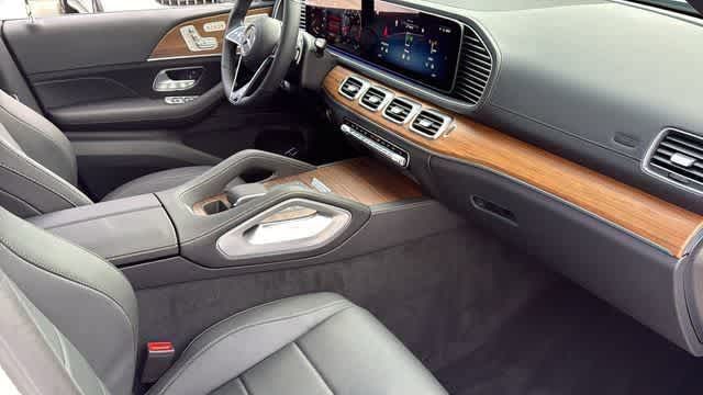 Thumbnail: 2026 Mercedes-Benz GLE - 15