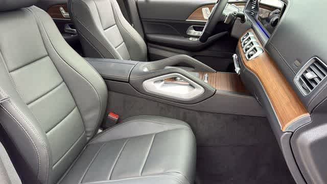 Thumbnail: 2026 Mercedes-Benz GLE - 38