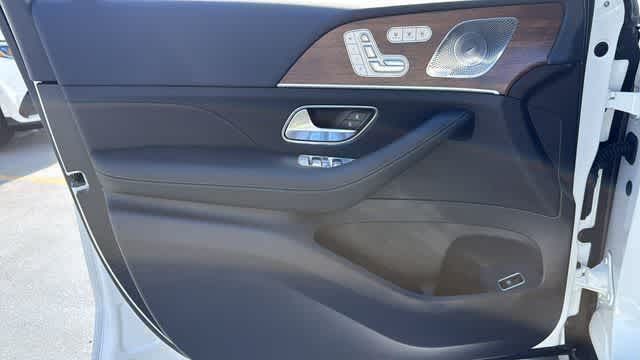 Thumbnail: 2026 Mercedes-Benz GLE - 23
