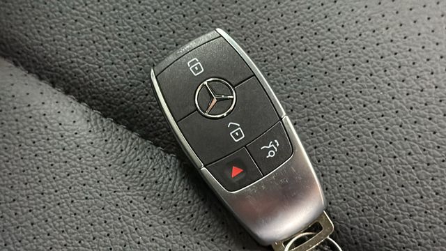 Thumbnail: 2026 Mercedes-Benz GLE - 39