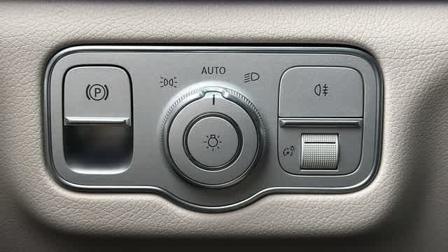Thumbnail: 2026 Mercedes-Benz GLE - 25