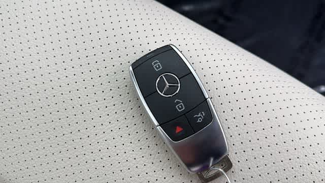 Thumbnail: 2026 Mercedes-Benz GLE - 38